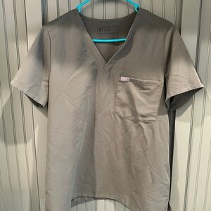 Figs scrub top size medium!
